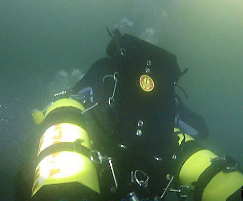 File:Sidemount-Diver Adapted Wing BCD-crop.jpg