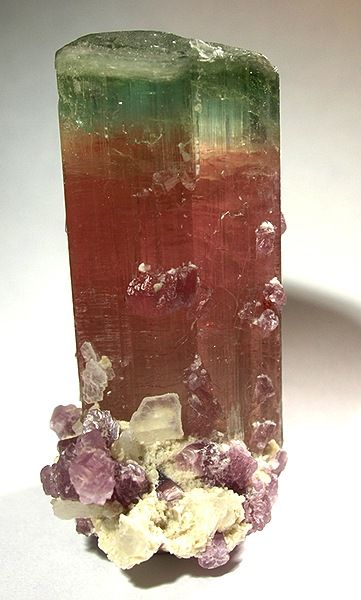 File:Tourmaline-20305.jpg