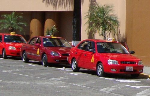 File:Costa-rica-red-taxi.jpg