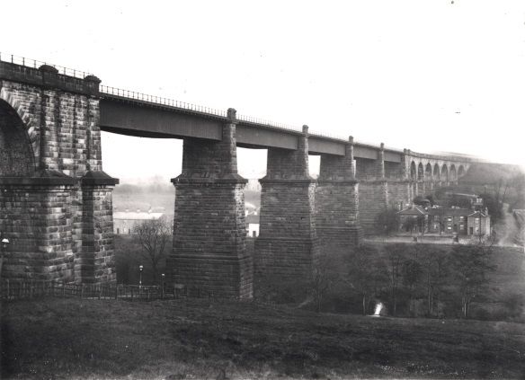 File:Dinting Viaduct, Derbyshire 1903.jpg