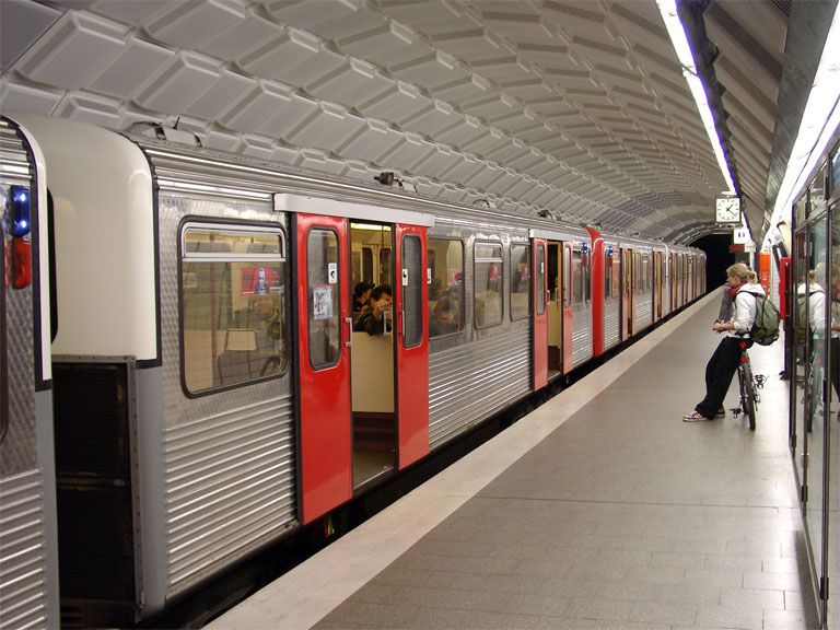 File:Hamburg U-Bahn Hauptbahnhof Nord.JPG