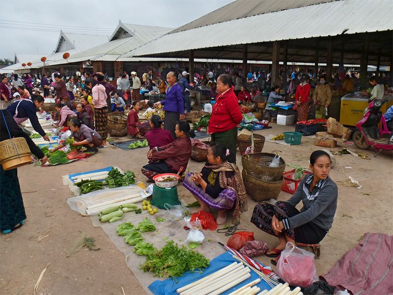 File:MuangSing Market1 tango7174.jpg