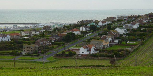 File:Roedean - geograph.org.uk - 75633.jpg