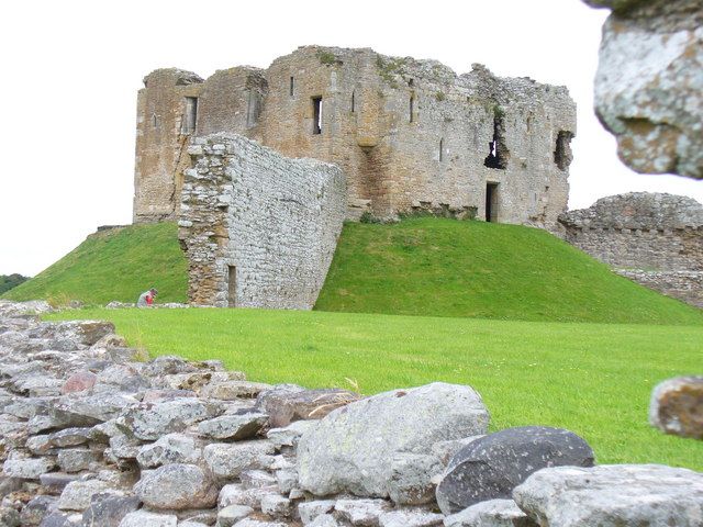 File:Duffus Castle - geograph.org.uk - 883073.jpg