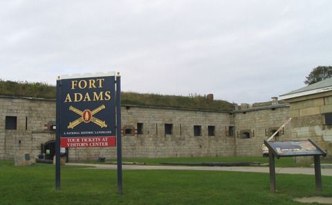 File:FortAdamsNewportRI.jpg