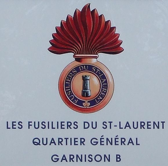 File:Fusiliers du St-Laurent 2iem. rue Rimouski.JPG