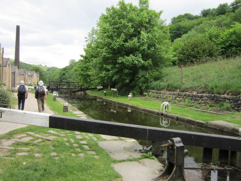 File:Lock No. 11, Rochdale Canal.jpg