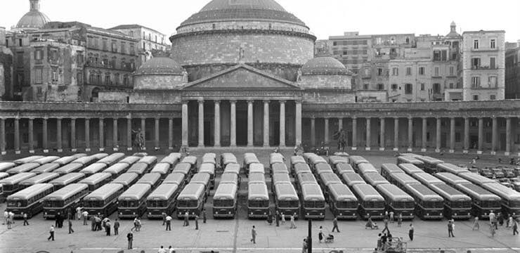 File:Napoli, Piazza Plebiscito 4.jpg