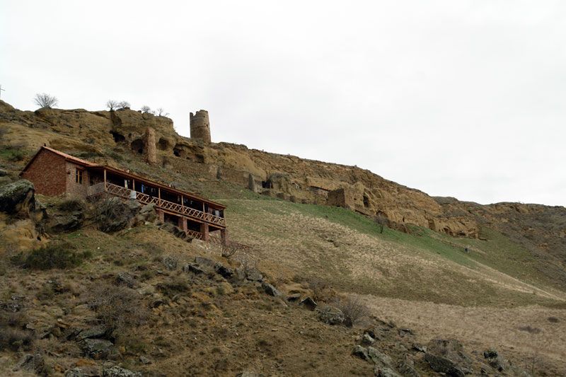 File:Natlismtsemeli Monastery 1.jpg