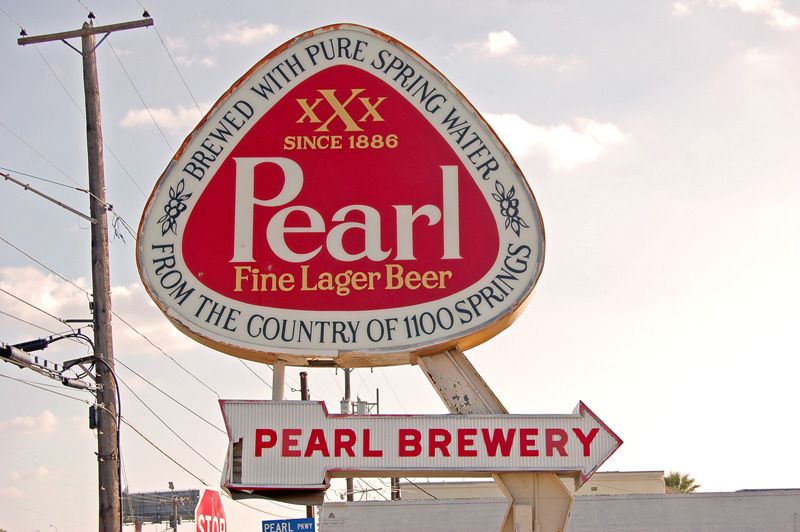 File:PearlOldBroadwaySign.JPG