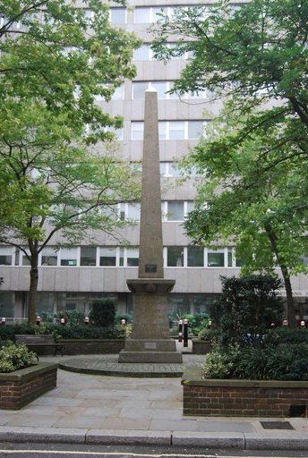 File:Waithman Memorial, Salisbury Square EC4.jpg