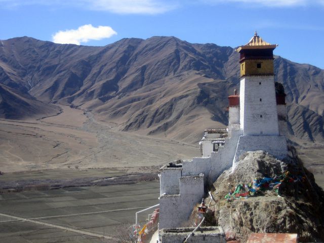 File:YumbuLhakhang.jpg