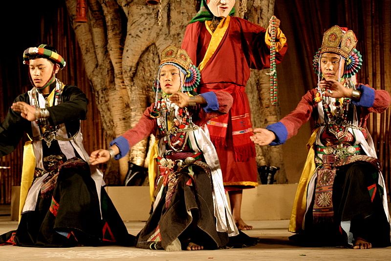 File:Aji Lamu Folk Dance of Arunachal Pradesh.jpg