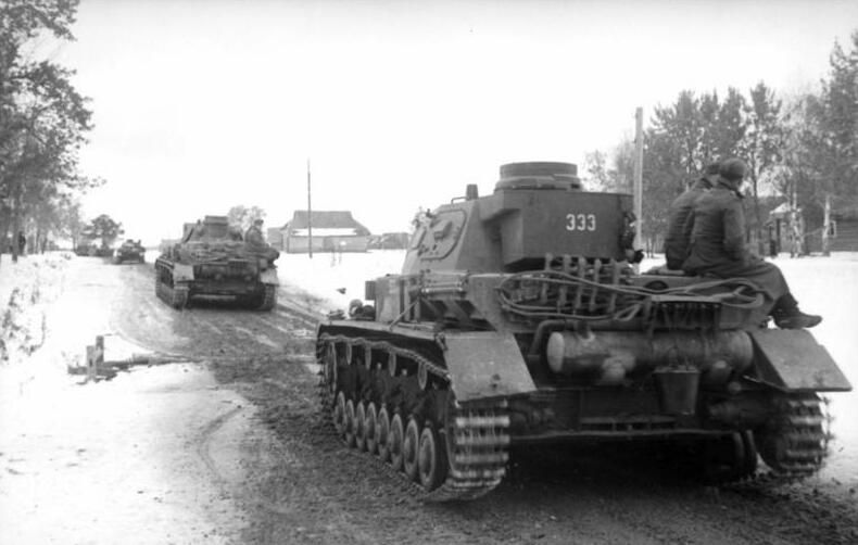 File:Bundesarchiv Bild 101I-268-0185-03A, Russland, Panzerkolonne.jpg