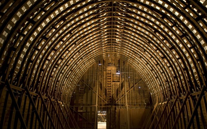 File:Creamer's barn interior.jpg