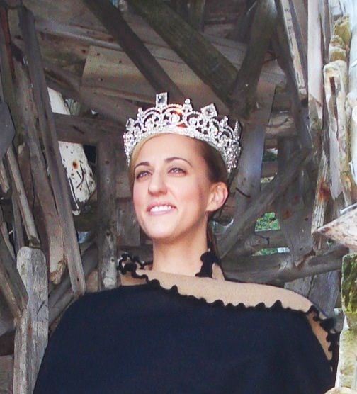 File:Queen Carolyn of Ladonia.jpg