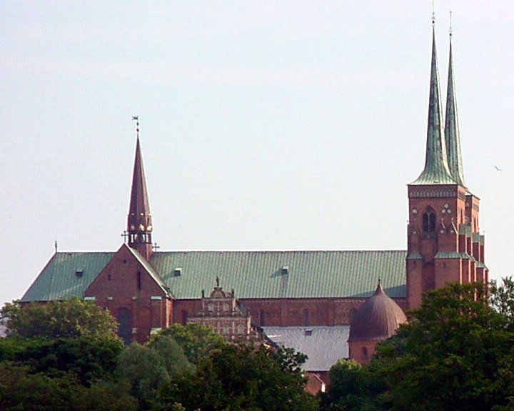 File:Roskilde-domkirke-2003-nord.jpg