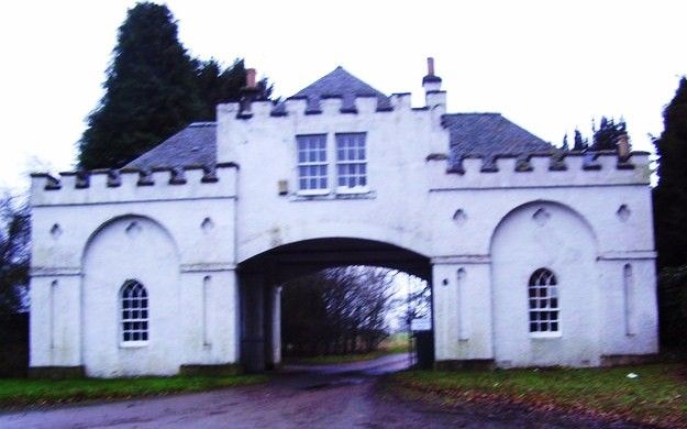 File:Saltoun Hall North Lodge.jpg