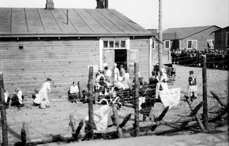 File:Tampere prison camp women.jpg