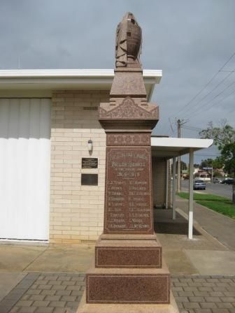 File:War Memorial, Owen.JPG