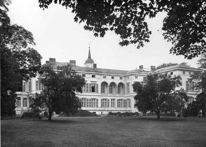 File:Bundesarchiv B 145 Bild-001502, Bonn, Palais Schaumburg.jpg