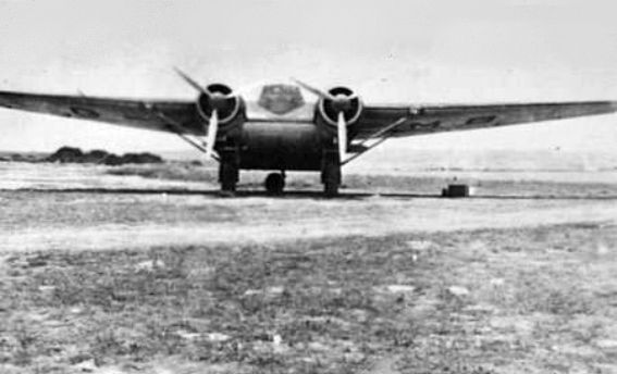 File:Cunliffe-Owen OA-1 airliner in Egypt 1942.jpg