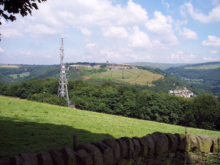 File:Erringden - Fairfield Transmitter.jpg