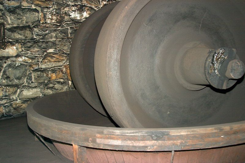 File:Hagley Mill Equipment.jpg