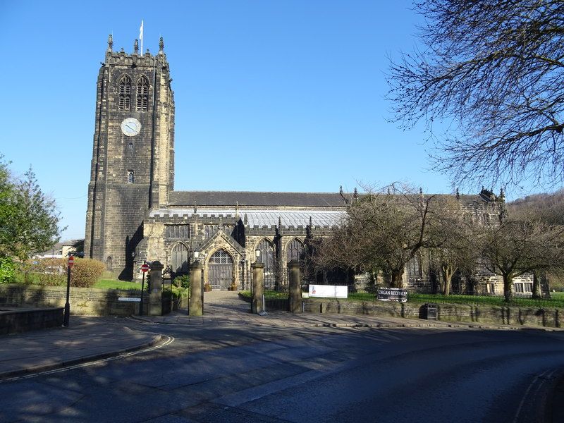 File:Halifax Minster (geograph 6407158).jpg