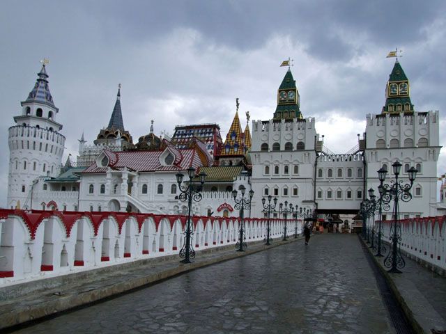 File:Kremlin in Izmaylovo.JPG