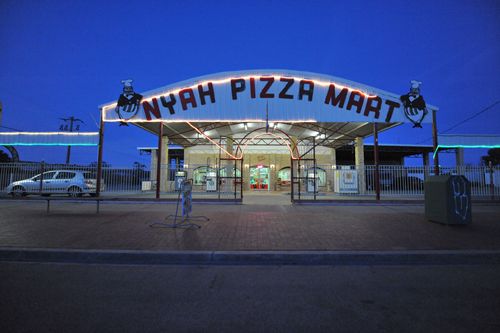 File:Nyah Pizza 2009.jpg