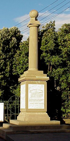 File:Roseneath War Memorial.jpg