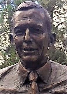 File:Tony abbott bust.jpg