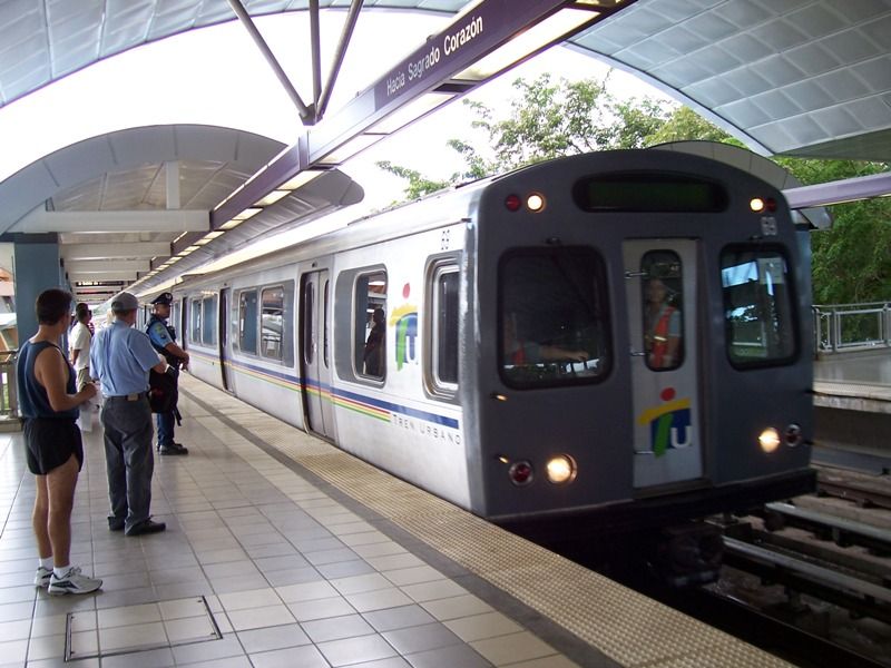 File:Tren Urbano in Bayamón (Puerto Rico).jpg