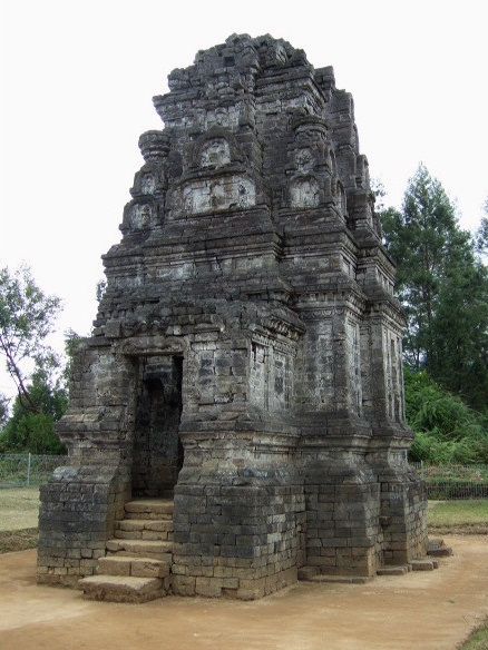 File:Candi Bima Dieng Plateau.jpg