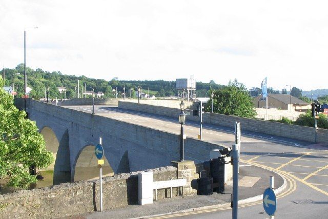 File:Carmarthen Bridge - geograph.org.uk - 23210.jpg