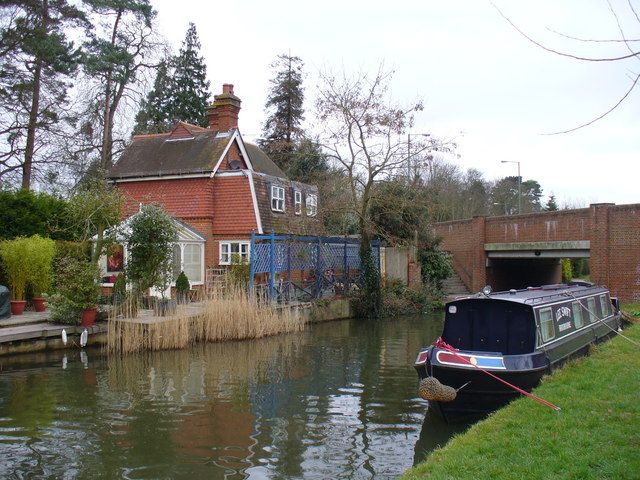 File:Cartbridge, Send - geograph.org.uk - 702498.jpg