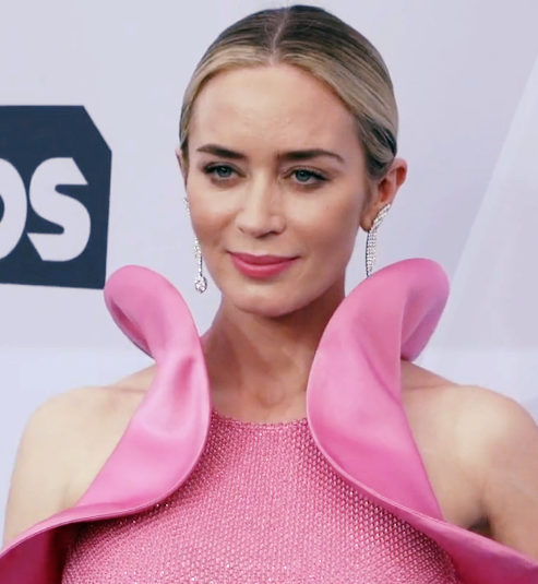 File:Emily Blunt SAG Awards 2019.png