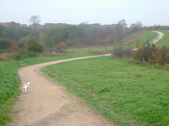 File:Footpath through Donisthorpe Country Park, Leicestershire.jpg