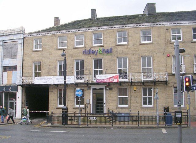 File:Imperial Court, Huddersfield.jpg