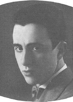 File:Juan de Orduña 1927.jpg