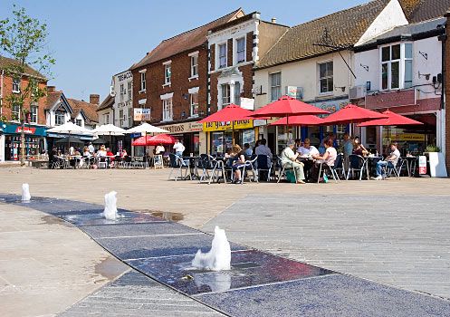 File:Kingsbury Square Aylesbury Bucks.jpg