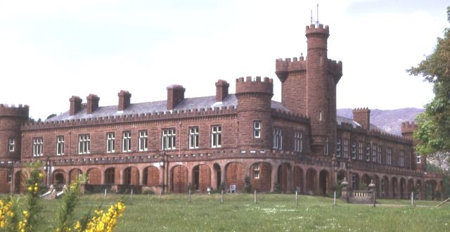 File:Kinloch Castle.jpg