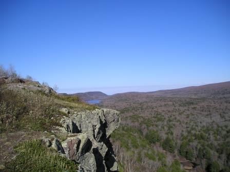 File:Lake of the Clouds 2.jpg