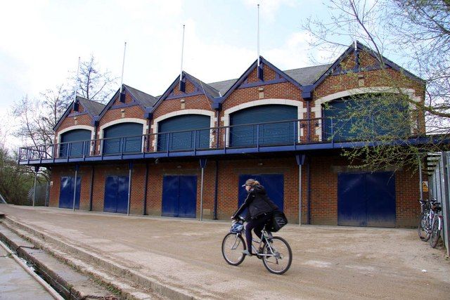 File:Longbridges boathouse - geograph.org.uk - 1253283.jpg