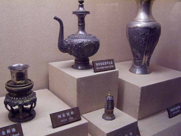 File:Mukden palace exhibition01.jpg