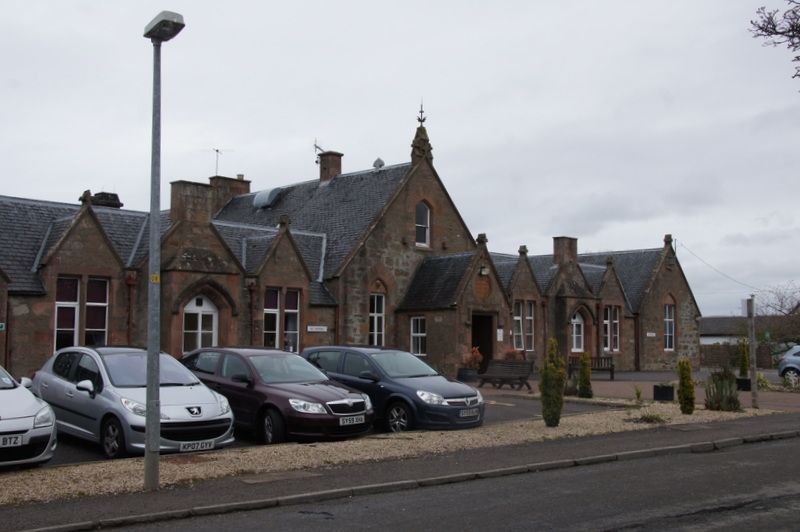 File:Ross Memorial Hospital, Dingwall (geograph 2891118).jpg