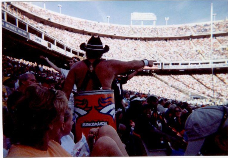 File:Barrelman with barrel.jpg