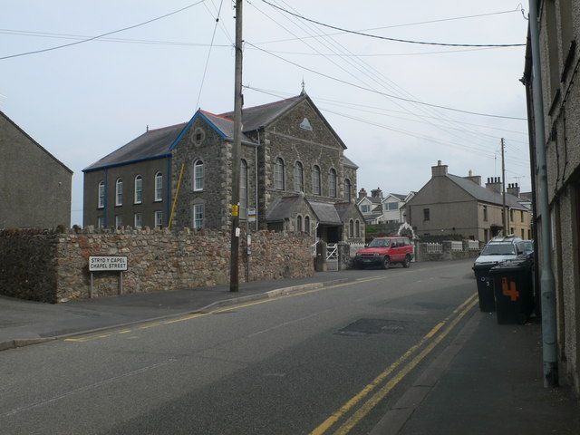 File:Capel Horeb, Brynsiencyn (geograph 1874556).jpg