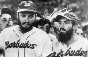 File:Fidel Castro and Camilo Cienfuegos.jpg